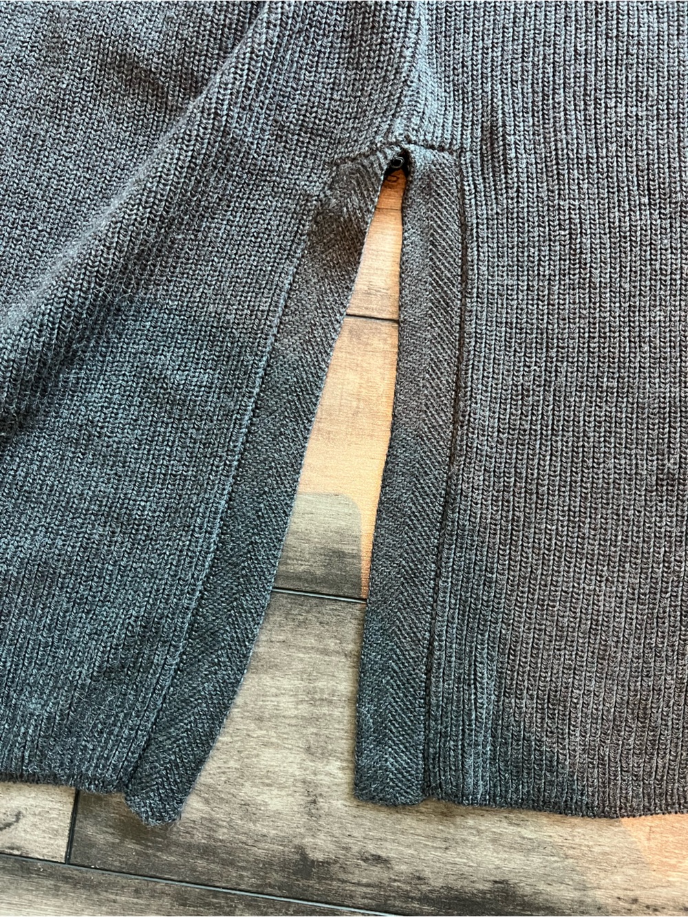 ARITZIA Wilfred 100% Merino Wool Dark Grey Long Sweater Vest Women’s Small - Picture 9 of 9